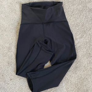 LuLuLemon 🍋 Black Cropped leggings